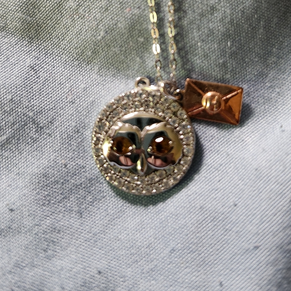Elegant Gold and Silver Pendant Necklace